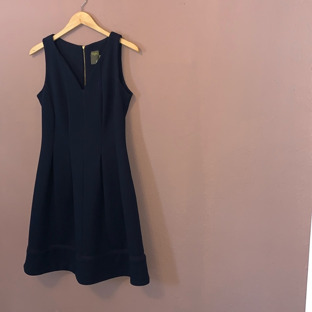 Taylor Navy Blue V Neck Dress with zipper and sheer detail. Size 8